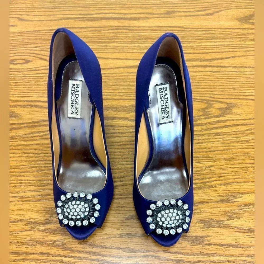 Badgley Mischka Women's Purple Embellished 5 inch Heels, size 8.5